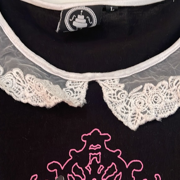 Ruffle collared cameo cat tshirt size large - Picture 3 of 8